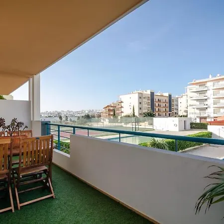 Sun & Sea Lagos, Meia Praia Beach! First Floor 公寓 *