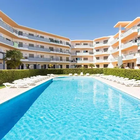 Sun & Sea Lagos, Meia Praia Beach! First Floor 公寓 *