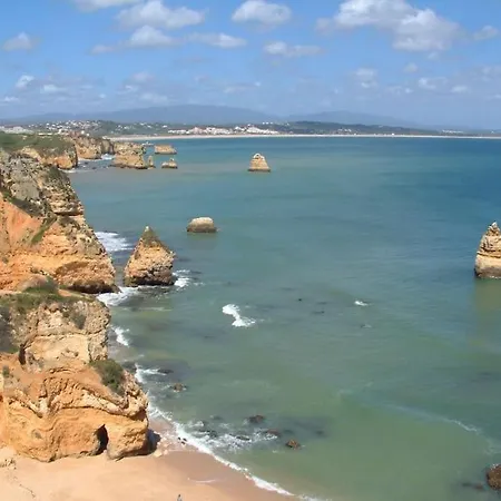 Sun & Sea Lagos, Meia Praia Beach! First Floor * Lagos